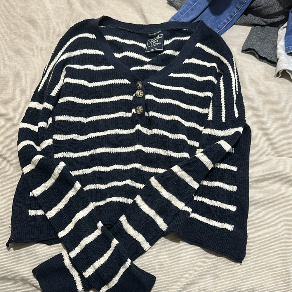 Abercrombie and fitch sweater